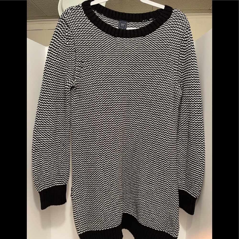 Gap Crew Neck Long Length Maternity Sweater Size  M Black/White
